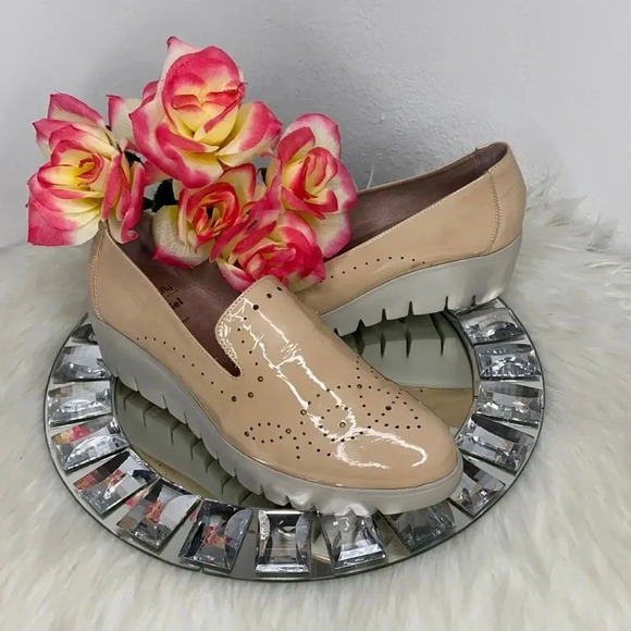 Wondersfly Nude Patent Leather Loafers 40 - Picture 1 of 11